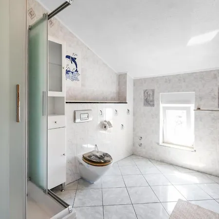 2 Bedroom Awesome In *