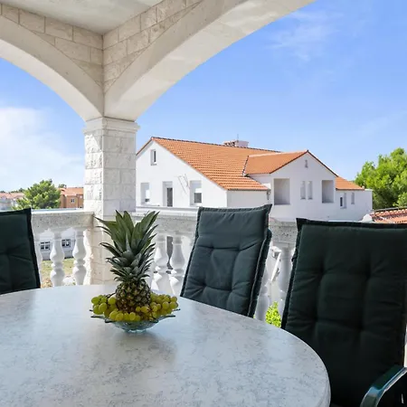 Apartment 2 Bedroom Awesome In Vodice